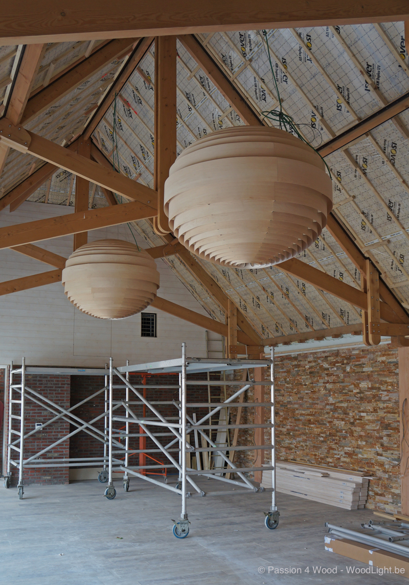 Big sphere lamps in maple wood - installation
