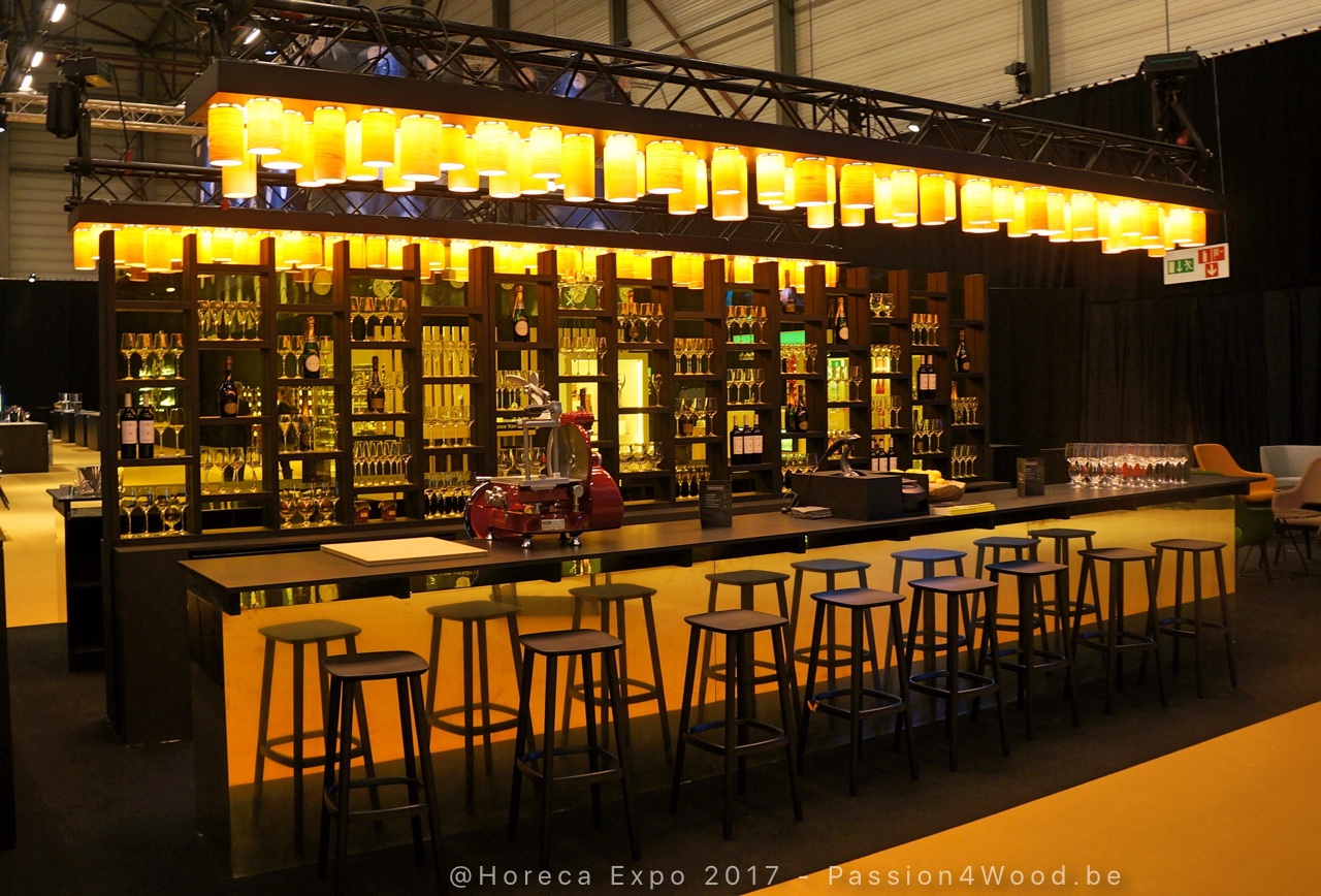 Horeca expo 2017 - Chef's place - bar met carillon lampen