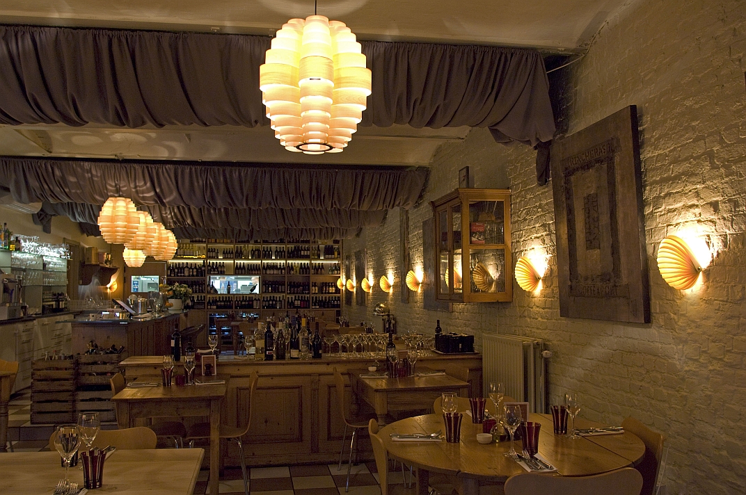Passion 4 Wood - Glow and Nautilus lighting in toulip wood veneer the big room